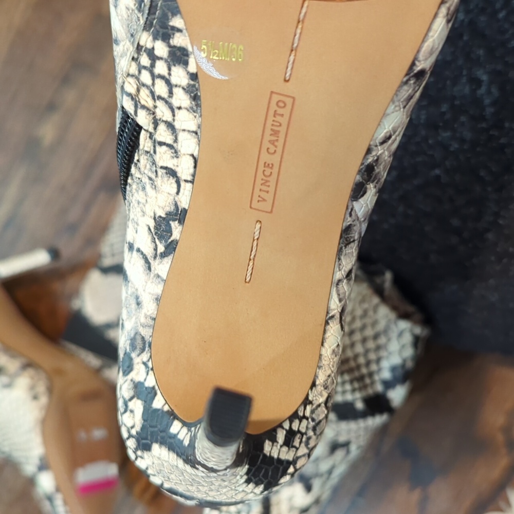 NEW Vince Camuto Snake Skin Knee High Stiletto Boots - Picture 3 of 5